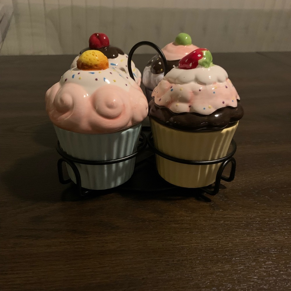 Ceramic Cupcake Trinket Box